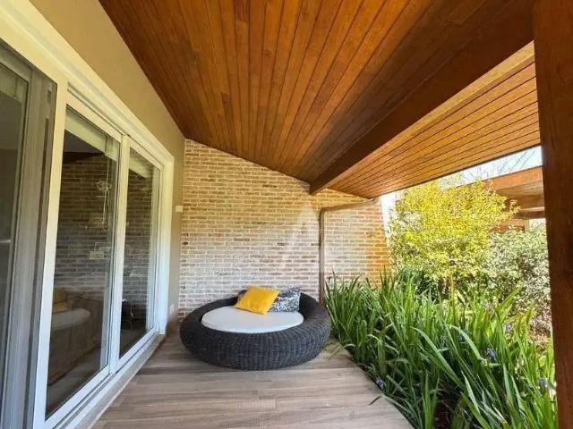 Casa / Sobrado em Condomínio para Locação em Garopaba/SC Praia da Barra 4 Quartos
