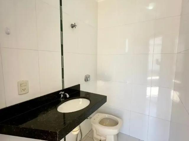 Casa / Sobrado em Condomínio para Locação em Goiânia/GO Jardins Madri 3 Quartos