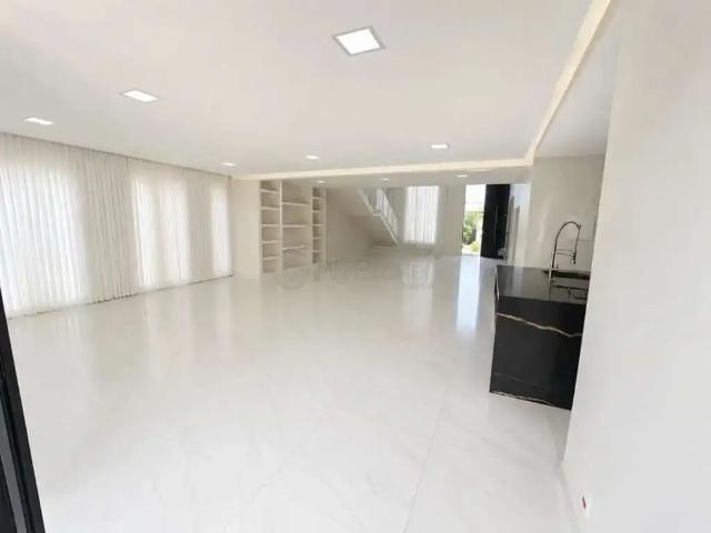 Casa / Sobrado em Condomínio para Locação em Goiânia/GO Residencial Goiânia Golfe Clube 4 Quartos