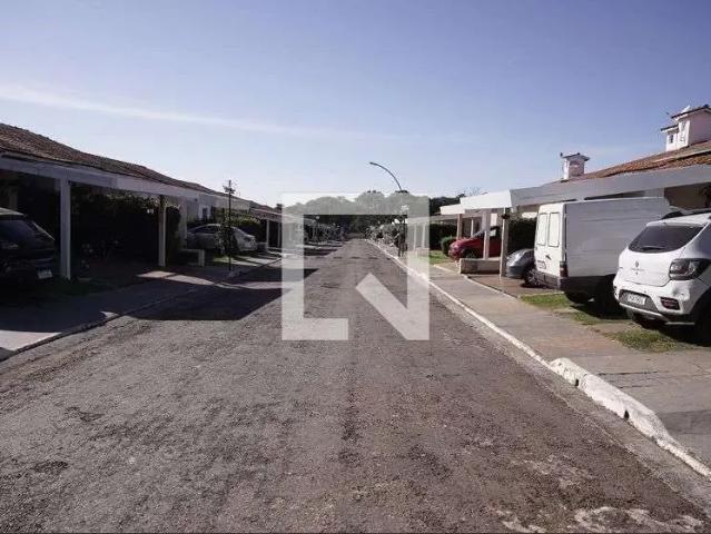Casa / Sobrado em Condomínio para Locação em Goiânia/GO Residencial Santa Fé I 3 Quartos