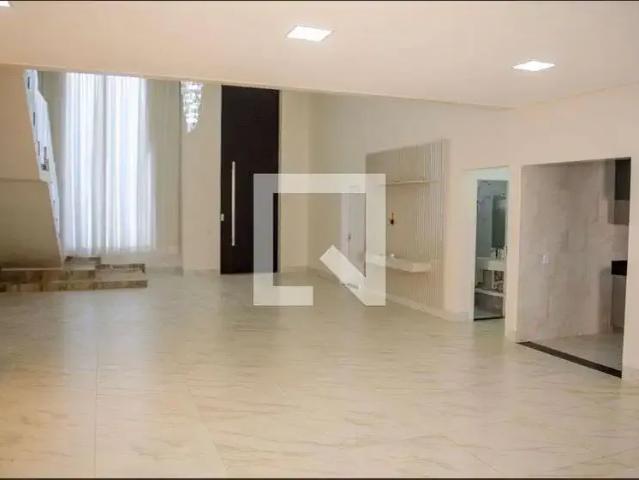 Casa / Sobrado em Condomínio para Locação em Goiânia/GO Vila Jaraguá 4 Quartos