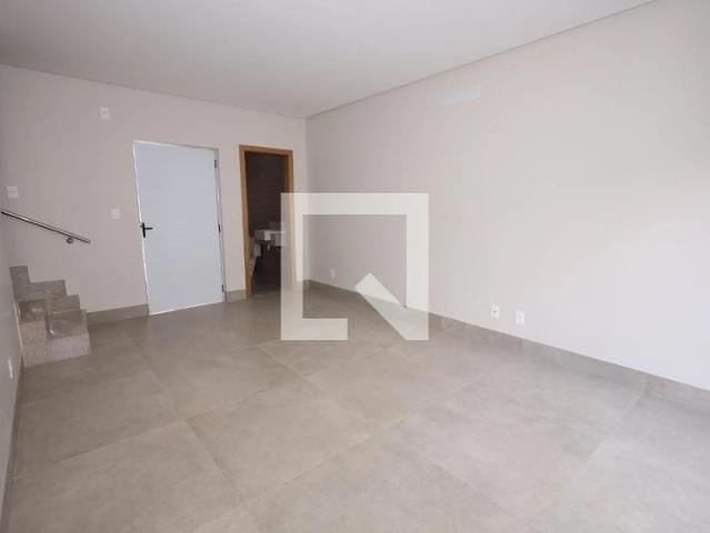 Casa / Sobrado em Condomínio para Locação em Goiânia/GO Vila Rosa 3 Quartos