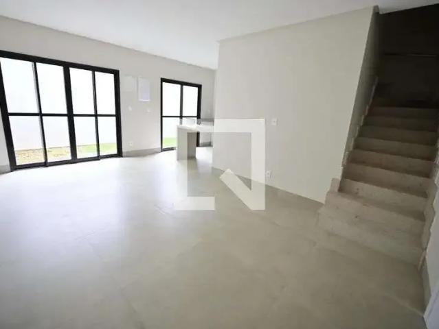 Casa / Sobrado em Condomínio para Locação em Goiânia/GO Vila Rosa 3 Quartos