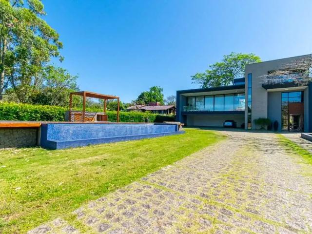 Casa / Sobrado em Condomínio para Locação em Gravataí/RS Morada Gaúcha 5 Quartos