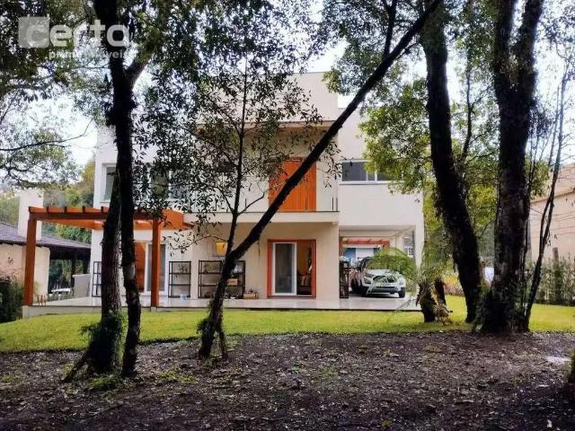 Casa / Sobrado em Condomínio para Locação em Gramado/RS Vila Suiça 3 Quartos