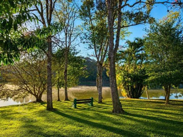 Casa / Sobrado em Condomínio para Locação em Guararema/SP Zona Rural 4 Quartos