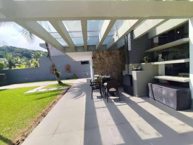 Casa / Sobrado em Condomínio para Locação em Guarujá/SP Balneário Praia do Pernambuco 5 Quartos