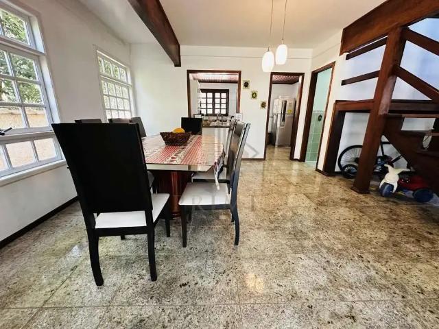 Casa / Sobrado em Condomínio para Locação em Guarujá/SP Balneário Praia do Pernambuco 5 Quartos