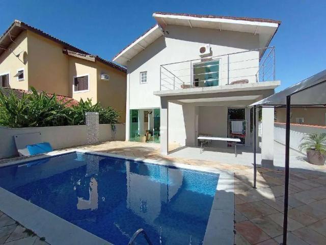 Casa / Sobrado em Condomínio para Locação em Guarujá/SP Balneário Praia do Pernambuco 6 Quartos