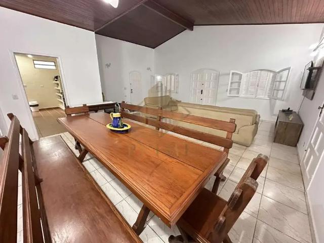Casa / Sobrado em Condomínio para Locação em Guarujá/SP Balneario Praia do Perequê 5 Quartos