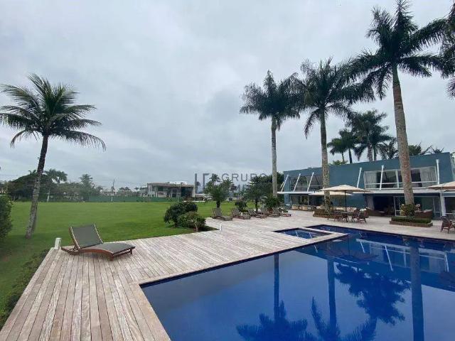 Casa / Sobrado em Condomínio para Locação em Guarujá/SP Balneario Praia do Perequê 5 Quartos