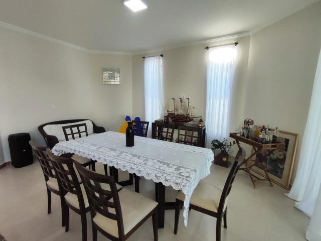 Casa / Sobrado em Condomínio para Locação em Guarujá/SP Jardim Acapulco 4 Quartos