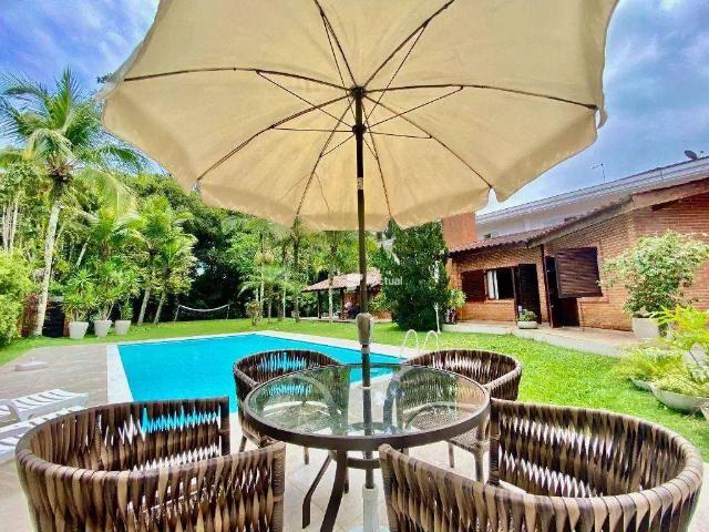 Casa / Sobrado em Condomínio para Locação em Guarujá/SP Jardim Acapulco 4 Quartos