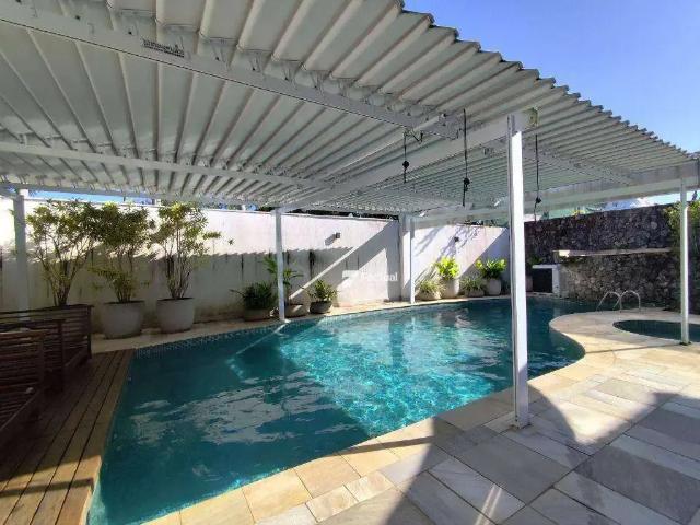 Casa / Sobrado em Condomínio para Locação em Guarujá/SP Jardim Acapulco 4 Quartos