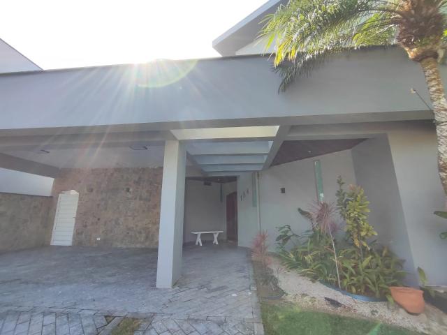 Casa / Sobrado em Condomínio para Locação em Guarujá/SP Jardim Acapulco 5 Quartos