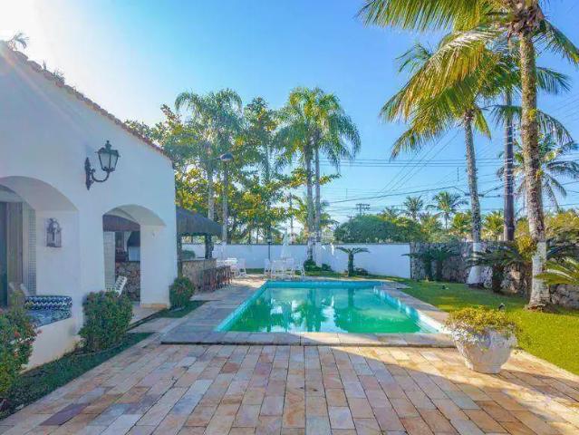 Casa / Sobrado em Condomínio para Locação em Guarujá/SP Jardim Acapulco 5 Quartos