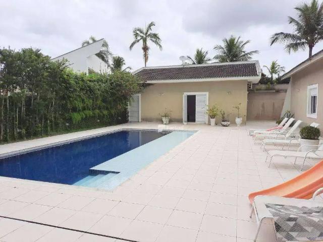 Casa / Sobrado em Condomínio para Locação em Guarujá/SP Jardim Acapulco 6 Quartos