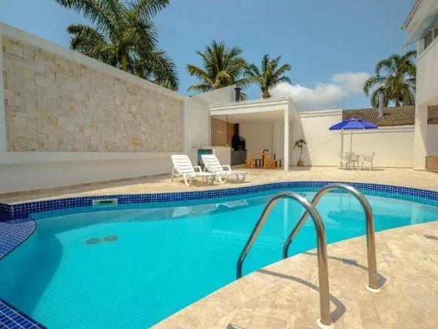 Casa / Sobrado em Condomínio para Locação em Guarujá/SP Jardim Acapulco 6 Quartos