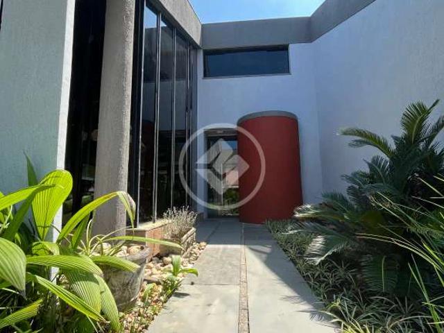 Casa / Sobrado em Condomínio para Locação em Guarujá/SP Jardim Três Marias 4 Quartos