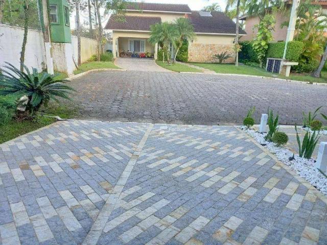 Casa / Sobrado em Condomínio para Locação em Guarujá/SP Jardim Três Marias 5 Quartos