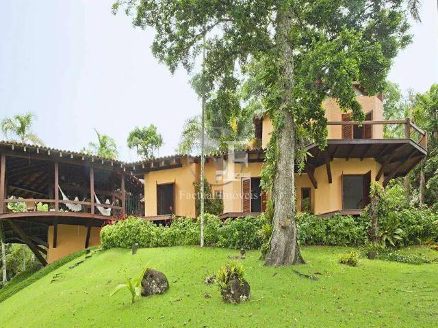 Casa / Sobrado em Condomínio para Locação em Guarujá/SP Praia de São Pedro 3 Quartos