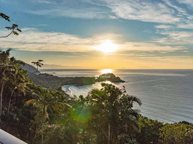 Casa / Sobrado em Condomínio para Locação em Guarujá/SP Tijucopava 5 Quartos