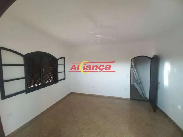 Casa / Sobrado em Condomínio para Locação em Guarulhos/SP Vila Nova Bonsucesso 3 Quartos