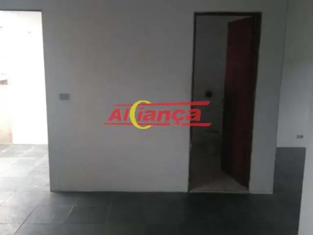 Casa / Sobrado em Condomínio para Locação em Guarulhos/SP Vila Rio de Janeiro 1 Quartos