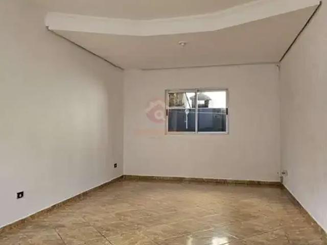Casa / Sobrado em Condomínio para Locação em Guarulhos/SP Jardim do Papai 3 Quartos