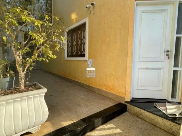 Casa / Sobrado em Condomínio para Locação em Guarulhos/SP Portal dos Gramados 4 Quartos