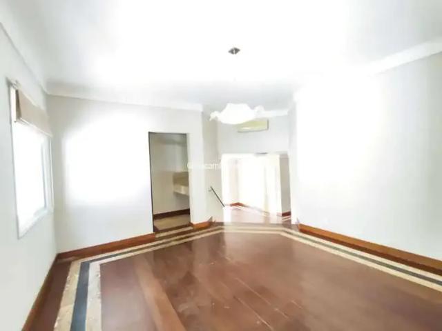 Casa / Sobrado em Condomínio para Locação em Itatiba/SP Parque das Laranjeiras 4 Quartos
