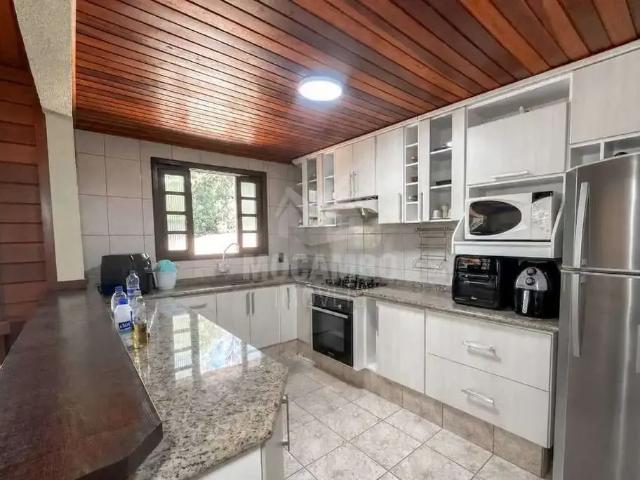 Casa / Sobrado em Condomínio para Locação em Itatiba/SP Ville Chamonix 4 Quartos