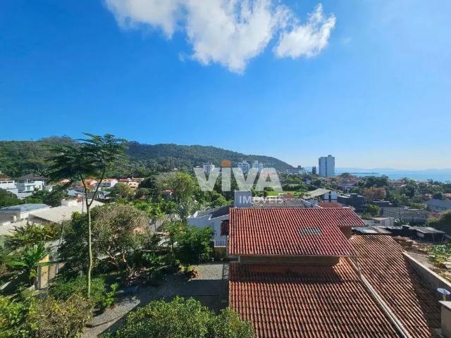 Casa / Sobrado em Condomínio para Locação em Itajaí/SC Cabeçudas 3 Quartos