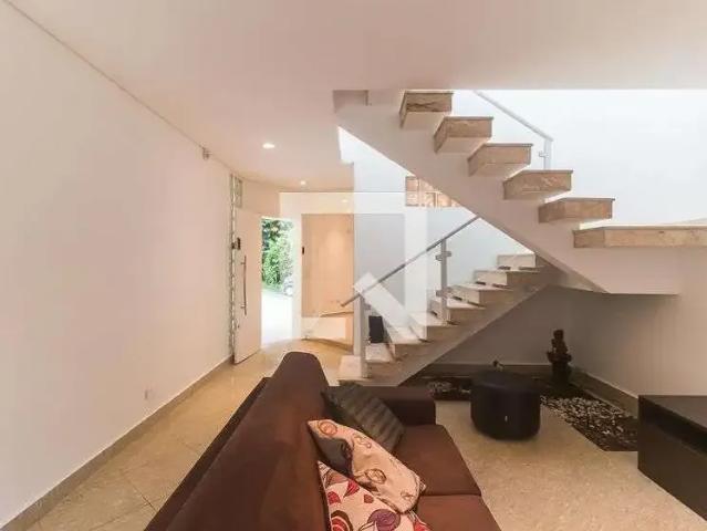 Casa / Sobrado em Condomínio para Locação em Itaquaquecetuba/SP Jardim Odete 3 Quartos