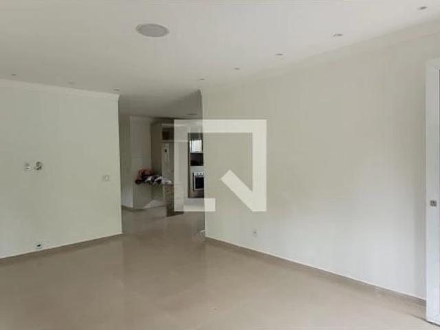 Casa / Sobrado em Condomínio para Locação em Itaquaquecetuba/SP Jardim Odete 4 Quartos