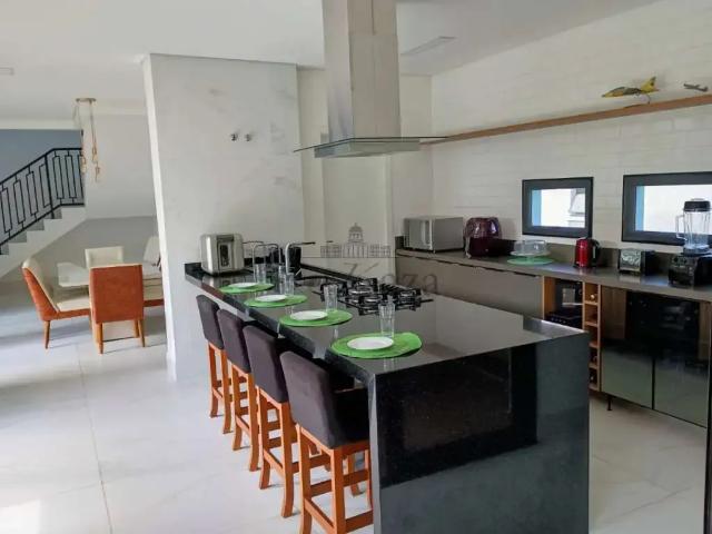 Casa / Sobrado em Condomínio para Locação em Jambeiro/SP Recanto Santa Barbara 4 Quartos