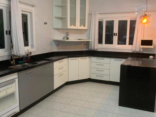 Casa / Sobrado em Condomínio para Locação em Jandira/SP Jardim do Golf I 4 Quartos