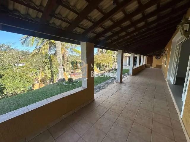 Casa / Sobrado em Condomínio para Locação em Jacareí/SP Condomínio Lagoinha 4 Quartos