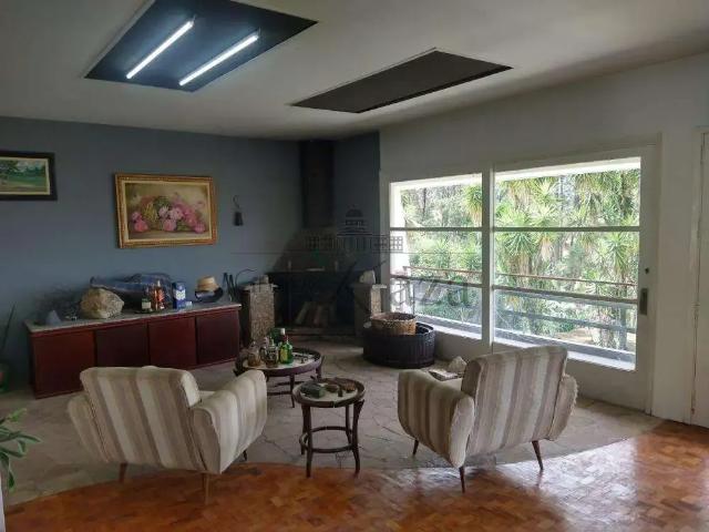 Casa / Sobrado em Condomínio para Locação em Jacareí/SP Condomínio Lagoinha 3 Quartos