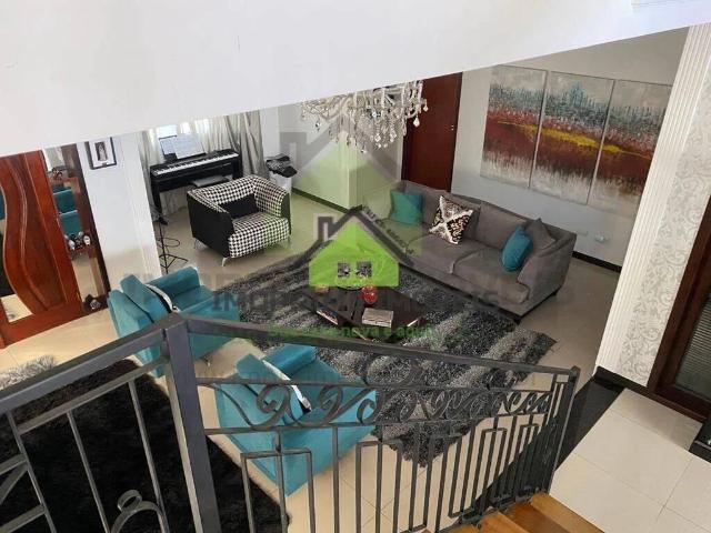 Casa / Sobrado em Condomínio para Locação em Jacareí/SP Jardim Altos de Santana I 4 Quartos