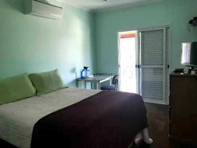 Casa / Sobrado em Condomínio para Locação em Jacareí/SP Jardim Altos de Santana II 4 Quartos