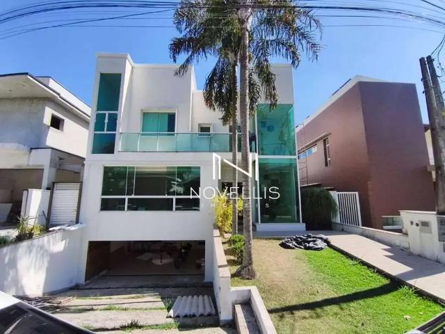 Casa / Sobrado em Condomínio para Locação em Jacareí/SP Jardim Altos de Santana II 5 Quartos