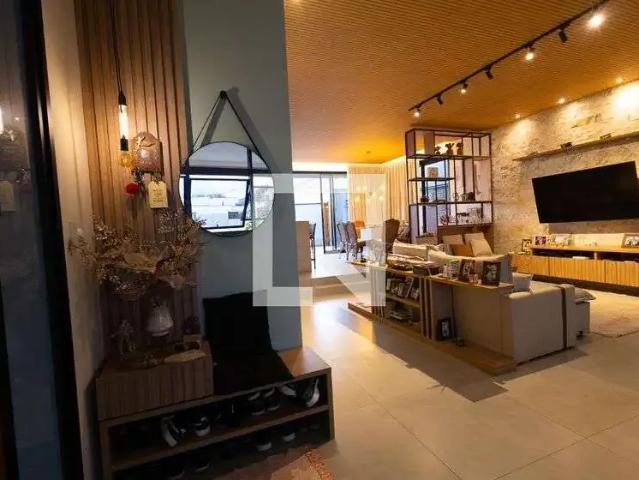 Casa / Sobrado em Condomínio para Locação em Jacareí/SP Jardim América 3 Quartos