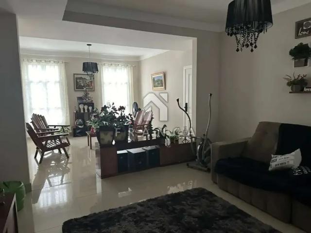 Casa / Sobrado em Condomínio para Locação em Jacareí/SP Jardim Califórnia 3 Quartos