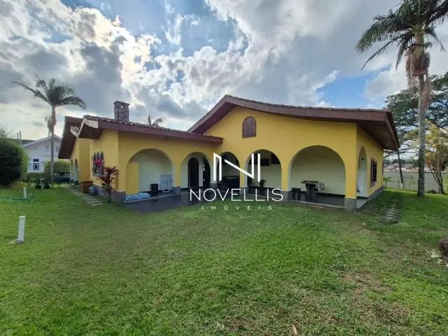 Casa / Sobrado em Condomínio para Locação em Jacareí/SP Jardim Califórnia 4 Quartos