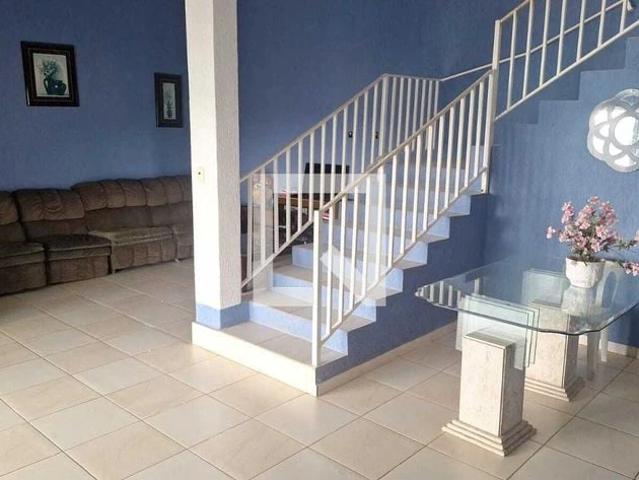 Casa / Sobrado em Condomínio para Locação em Jacareí/SP Jardim Emília 7 Quartos