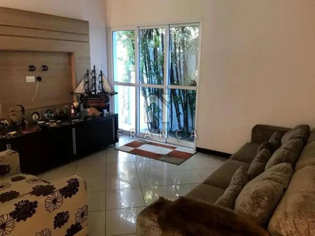 Casa / Sobrado em Condomínio para Locação em Jacareí/SP Jardim Primavera 3 Quartos
