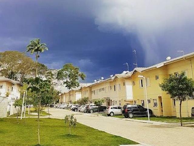 Casa / Sobrado em Condomínio para Locação em Jacareí/SP Jardim Santa Maria 3 Quartos