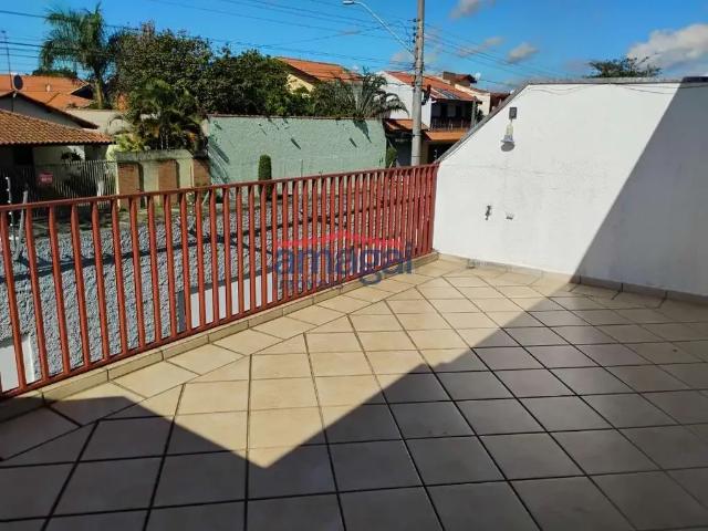 Casa / Sobrado em Condomínio para Locação em Jacareí/SP Jardim Santa Maria 3 Quartos