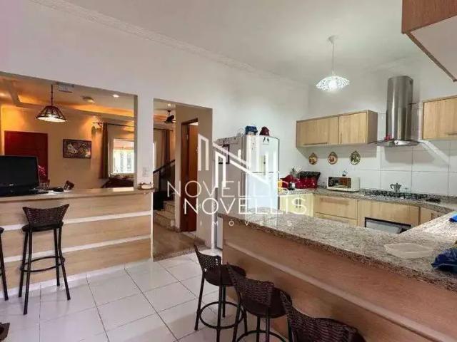 Casa / Sobrado em Condomínio para Locação em Jacareí/SP Jardim Santa Maria 4 Quartos